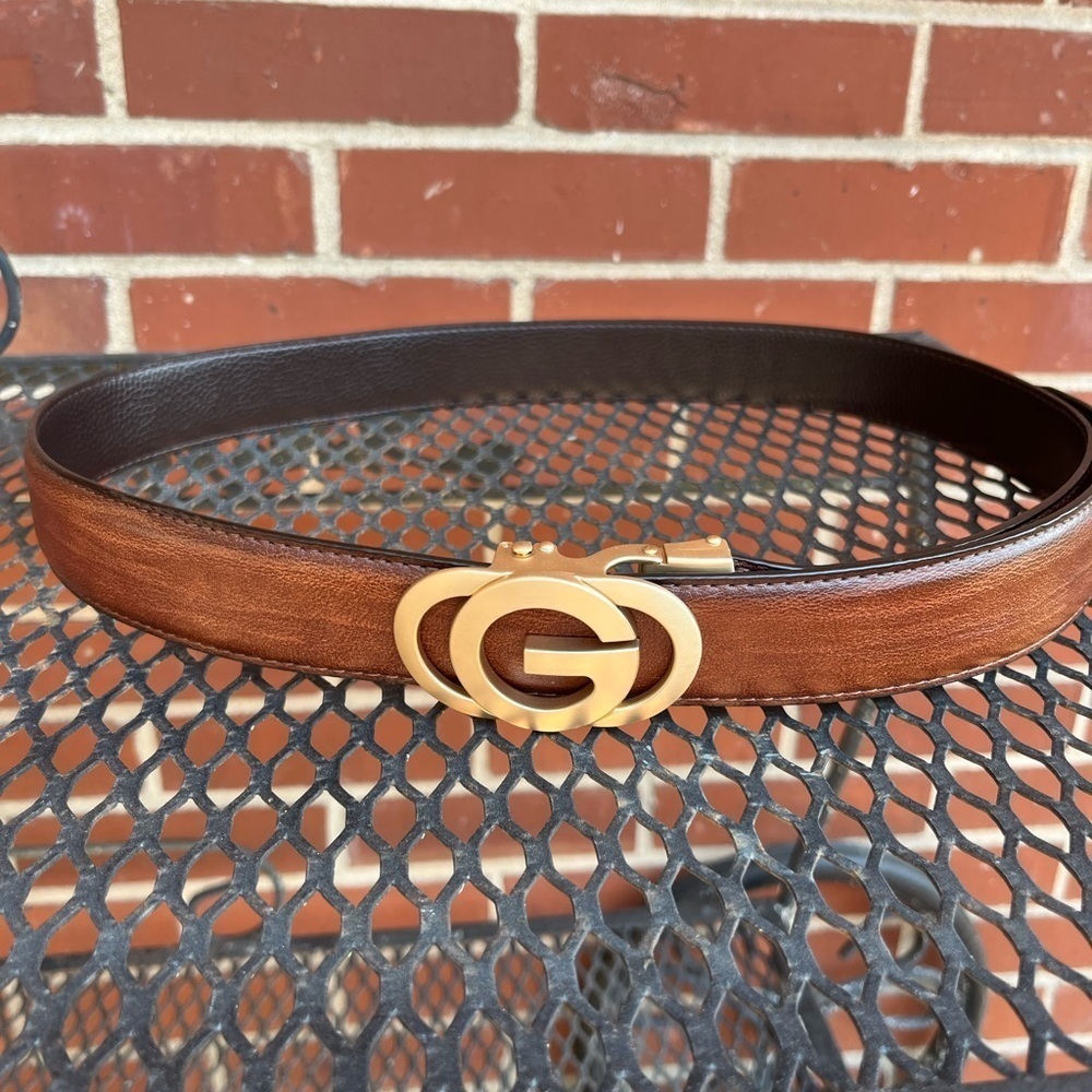 Tan Leather Belt with Gold metal Buckle. Unisex